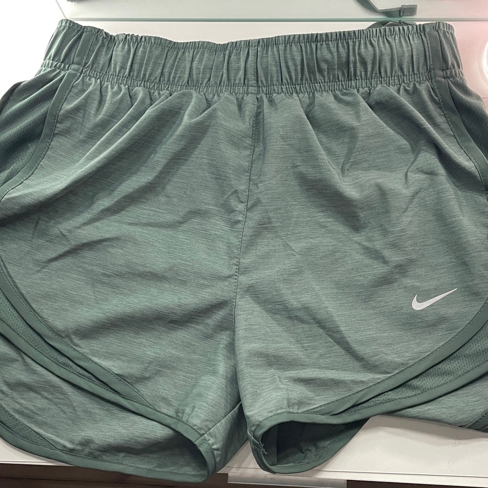 Women’s S Nike Shorts
